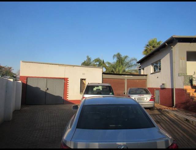 6 BEDROOM HOUSE FOR SALE IN PROCLAMATION HILL